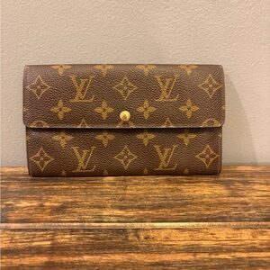 Louis Vuitton Sarah Wallet
